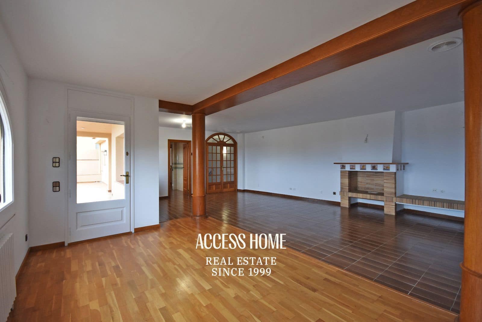 4 soveværelse Byhus til salg i Sant Vicenc de Montalt med garage - € 575.000 (Ref: 9821716)