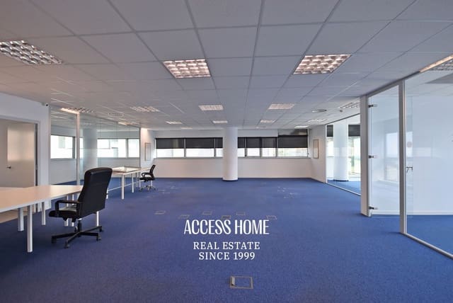 Büro zu verkaufen in Badalona mit Garage - 370.000 € (Ref: 9823803)