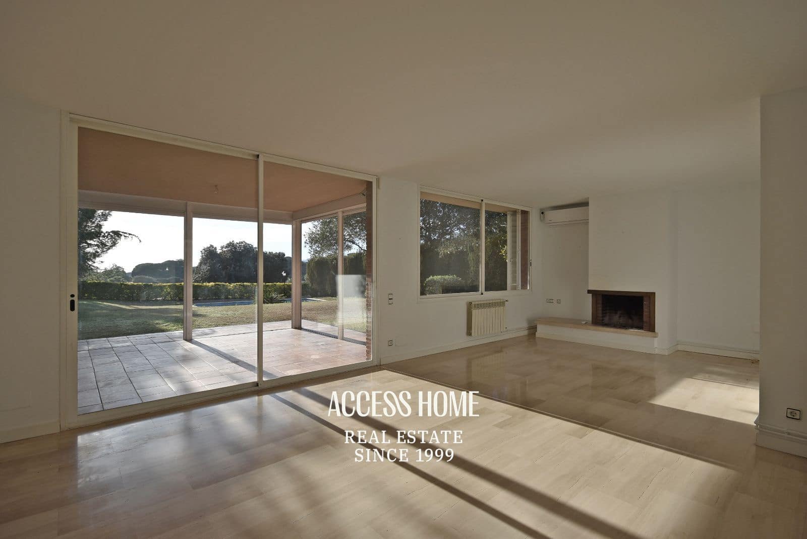 4 Zimmer Villa zu vermieten in Sant Vicenc de Montalt mit Pool Garage - 3.500 € (Ref: 9824096)