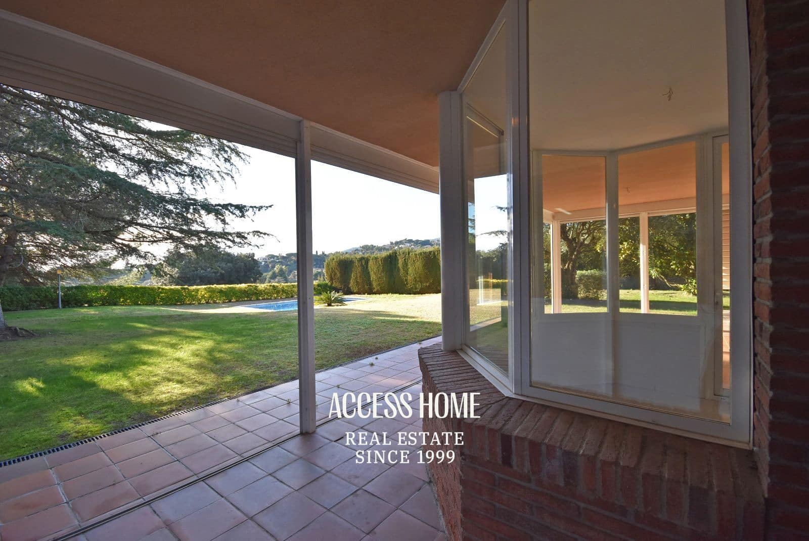 4 Zimmer Villa zu vermieten in Sant Vicenc de Montalt mit Pool Garage - 3.500 € (Ref: 9824096)