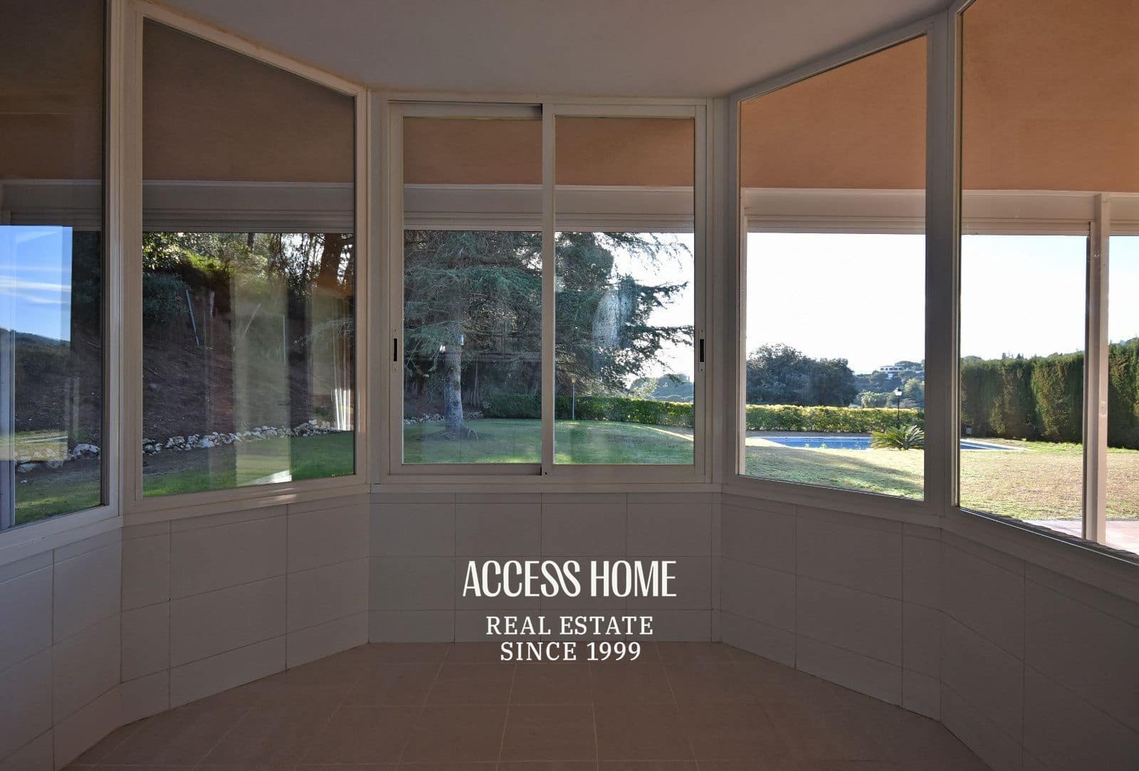 4 Zimmer Villa zu vermieten in Sant Vicenc de Montalt mit Pool Garage - 3.500 € (Ref: 9824096)