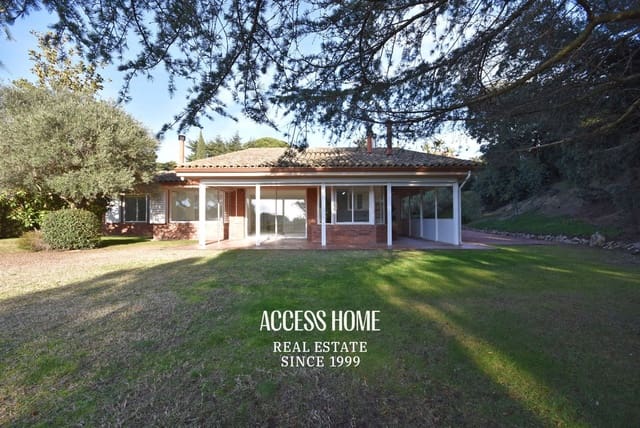 4 sypialnia Willa do wynajęcia w Sant Vicenç de Montalt z basenem garażem - 3 500 € (Ref: 9824096)