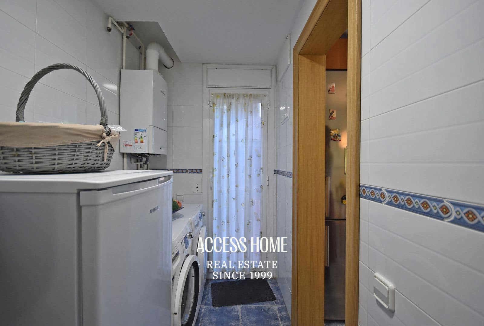 5 bedroom Villa for sale in Premia de Dalt with pool garage - € 895,000 (Ref: 9838591)
