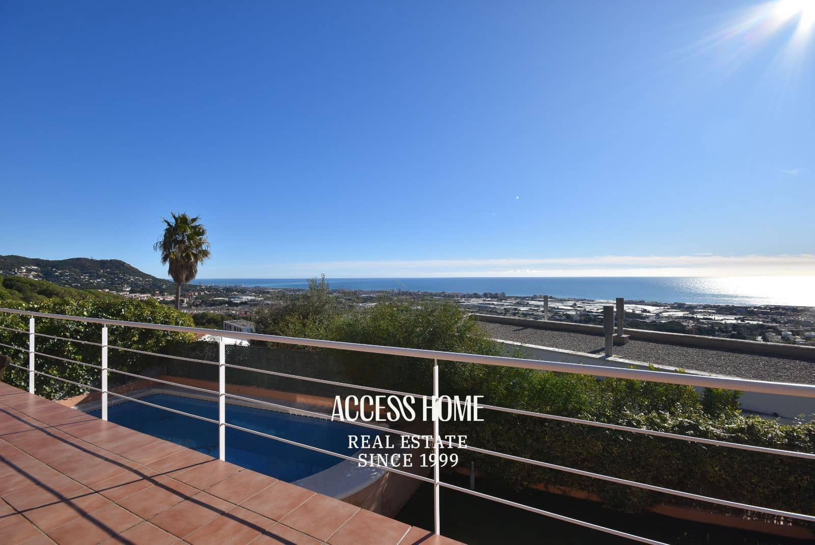 5 bedroom Villa for sale in Premia de Dalt with pool garage - € 895,000 (Ref: 9838591)
