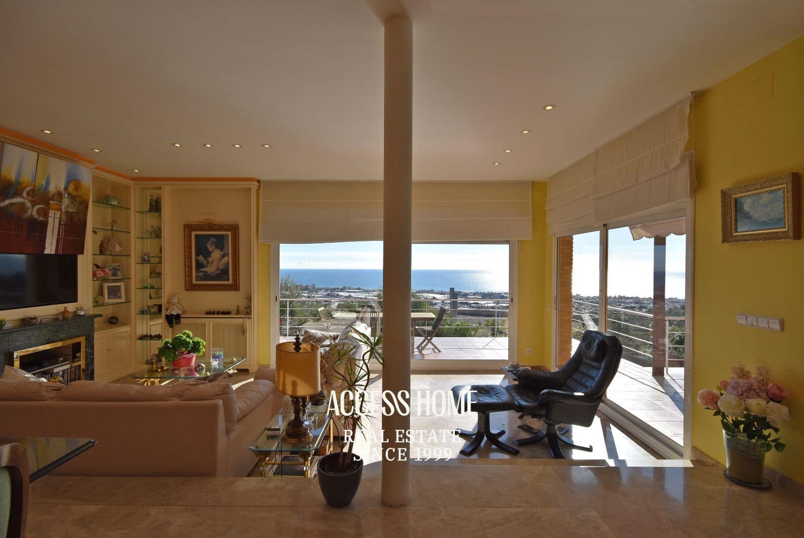 5 bedroom Villa for sale in Premia de Dalt with pool garage - € 895,000 (Ref: 9838591)