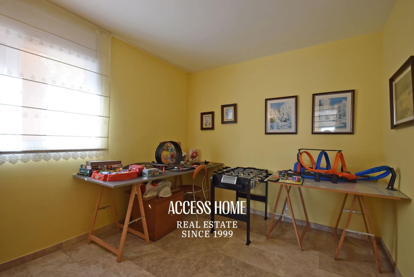 5 bedroom Villa for sale in Premia de Dalt with pool garage - € 895,000 (Ref: 9838591)