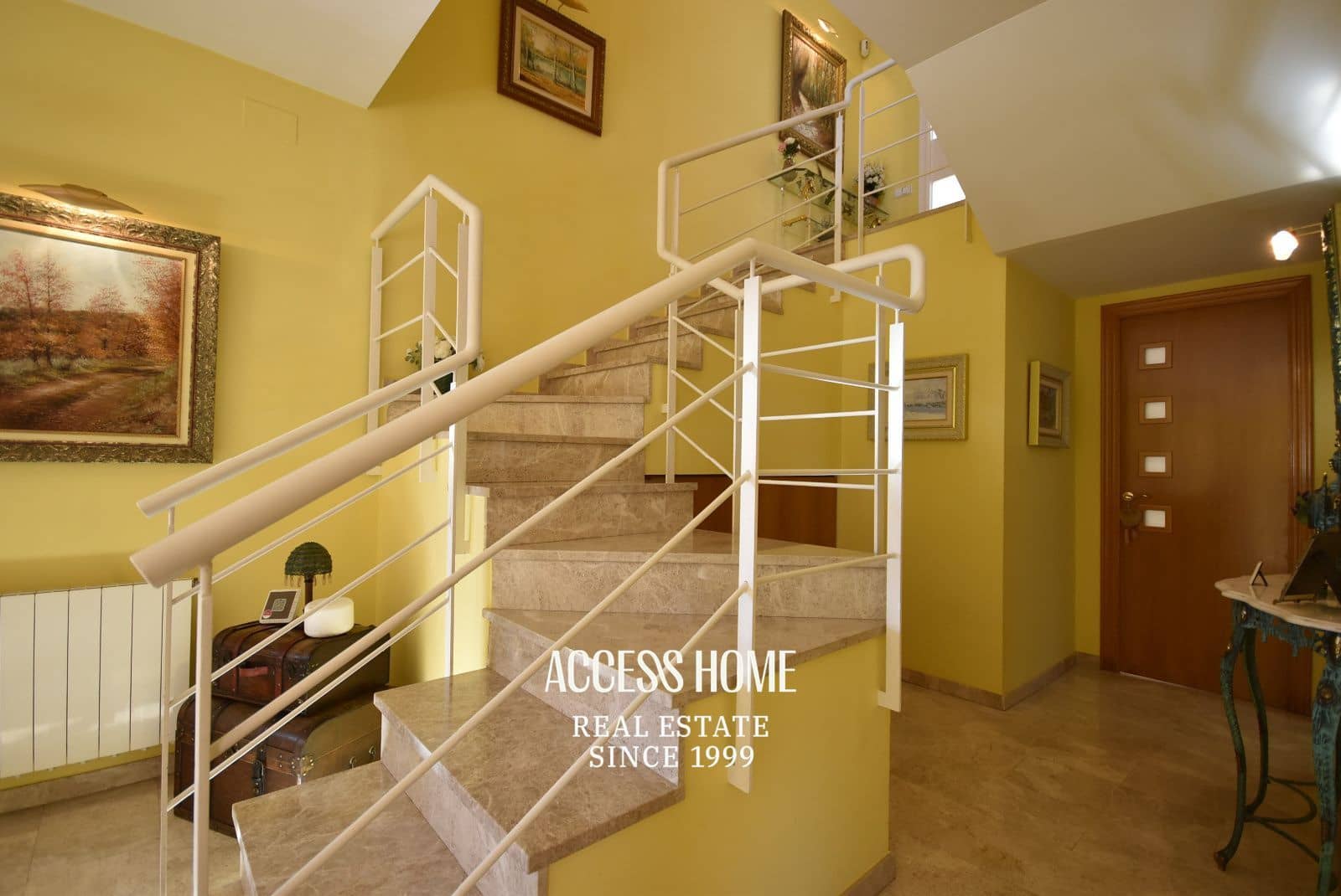 5 bedroom Villa for sale in Premia de Dalt with pool garage - € 895,000 (Ref: 9838591)