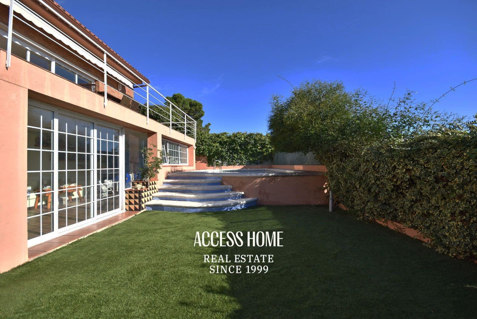 5 bedroom Villa for sale in Premia de Dalt with pool garage - € 895,000 (Ref: 9838591)
