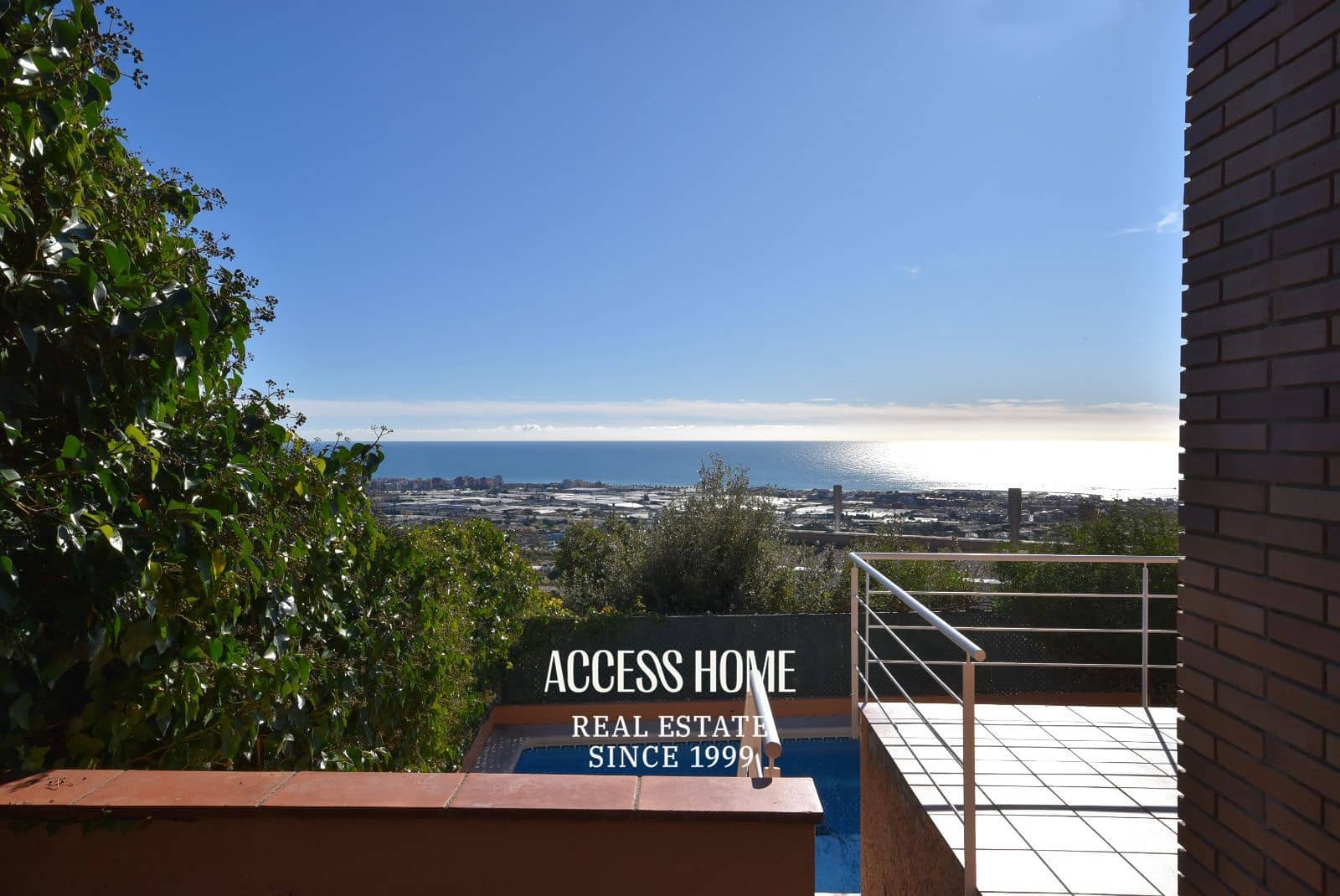 5 bedroom Villa for sale in Premia de Dalt with pool garage - € 895,000 (Ref: 9838591)