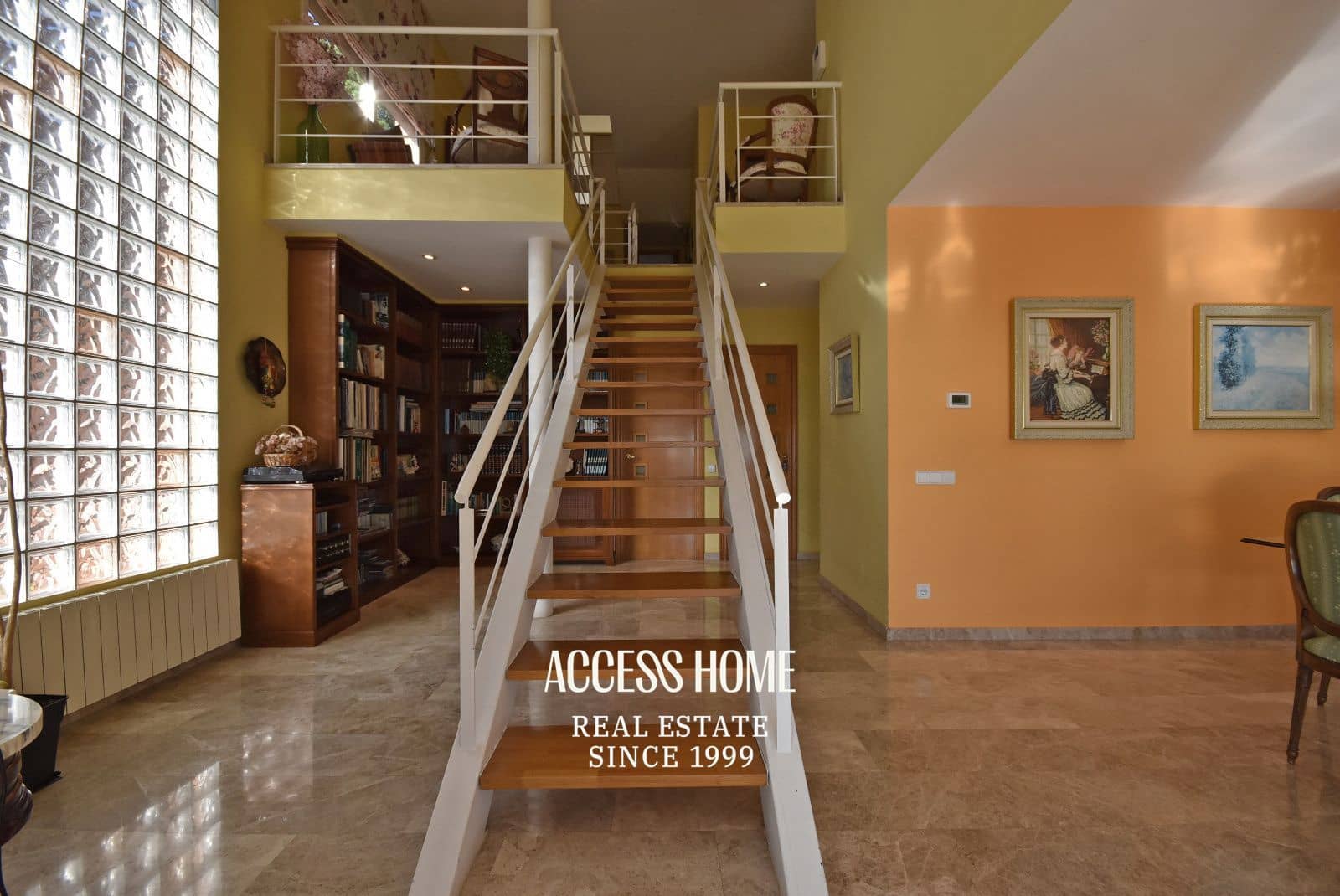 5 bedroom Villa for sale in Premia de Dalt with pool garage - € 895,000 (Ref: 9838591)