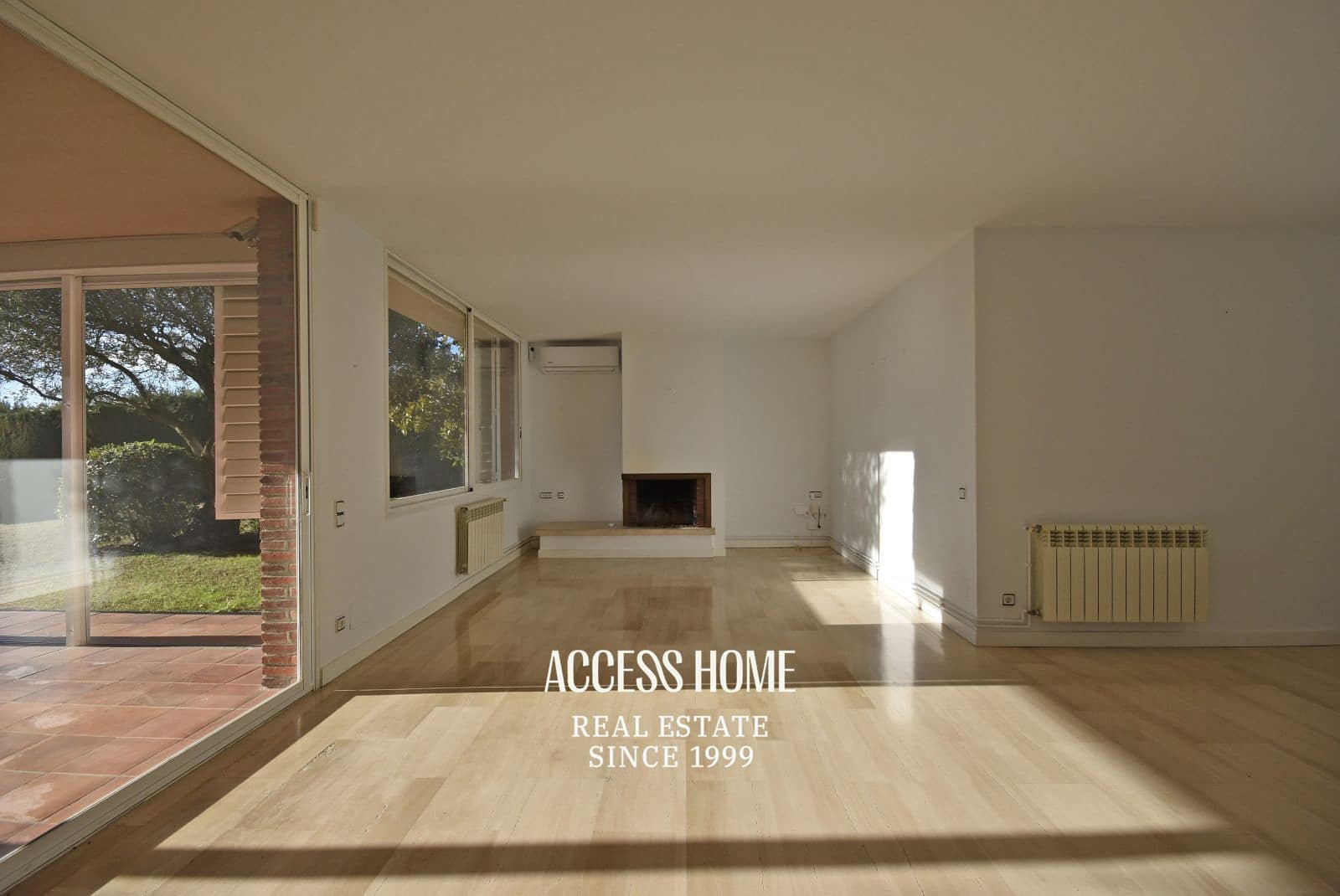 4 soveværelse Villa til salg i Sant Vicenc de Montalt med swimmingpool garage - € 995.000 (Ref: 9844583)