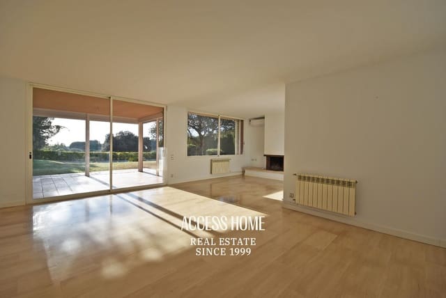 4 soveværelse Villa til salg i Sant Vicenç de Montalt med swimmingpool garage - € 995.000 (Ref: 9844583)