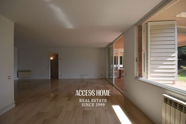 4 soveværelse Villa til salg i Sant Vicenç de Montalt med swimmingpool garage - € 995.000 (Ref: 9844583)