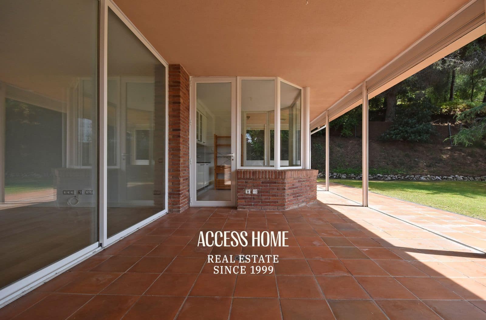 4 soveværelse Villa til salg i Sant Vicenc de Montalt med swimmingpool garage - € 995.000 (Ref: 9844583)
