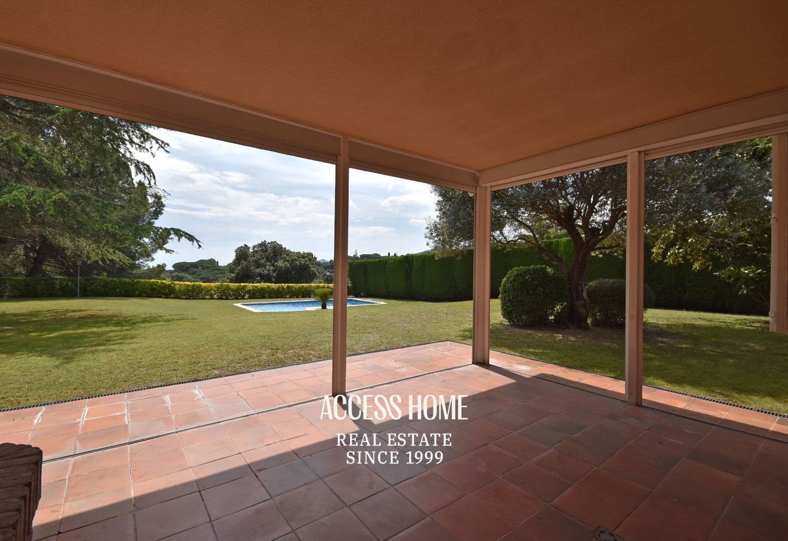 4 soveværelse Villa til salg i Sant Vicenc de Montalt med swimmingpool garage - € 995.000 (Ref: 9844583)
