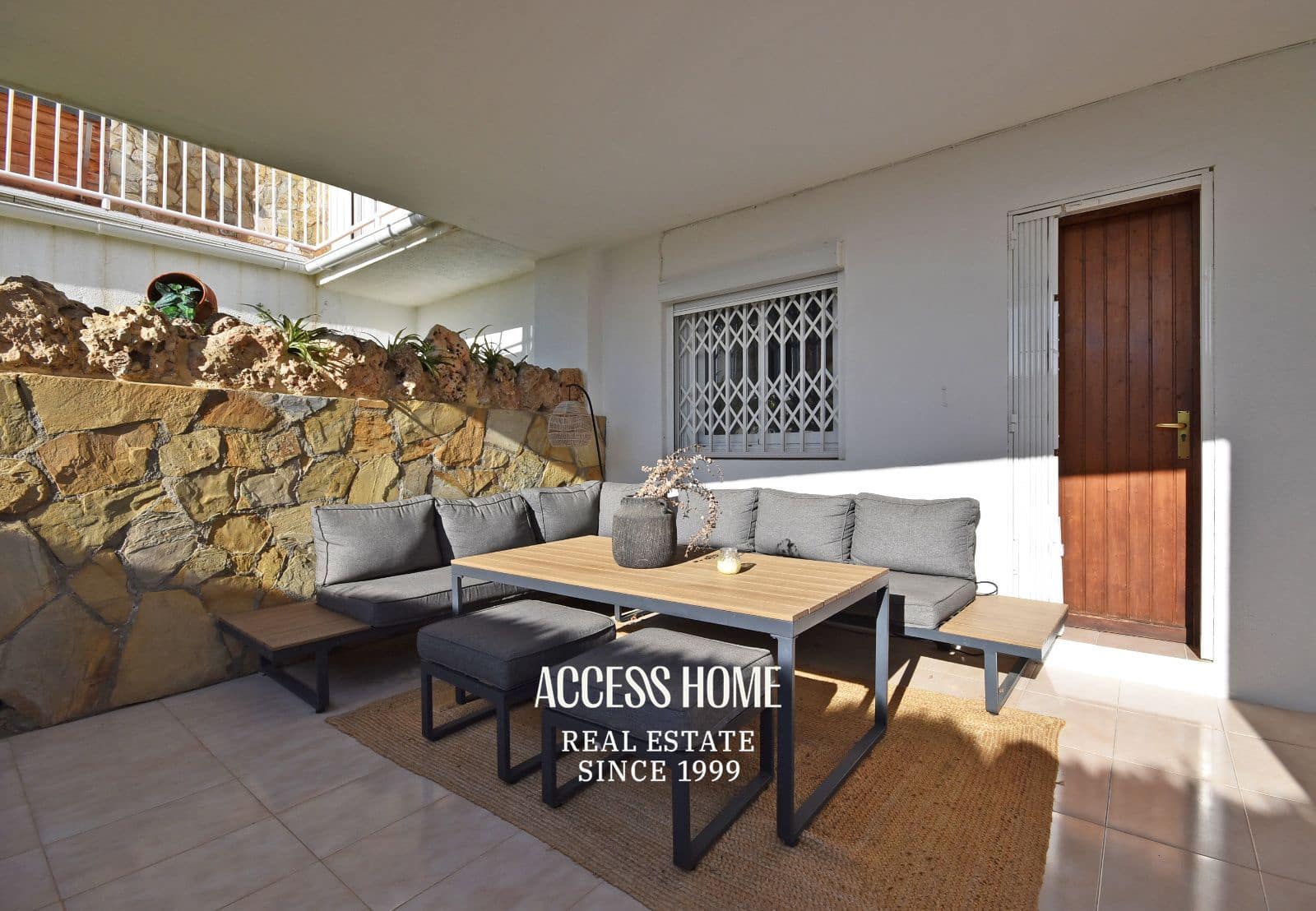 4 bedroom Villa for sale in Alella with pool garage - € 750,000 (Ref: 9854281)