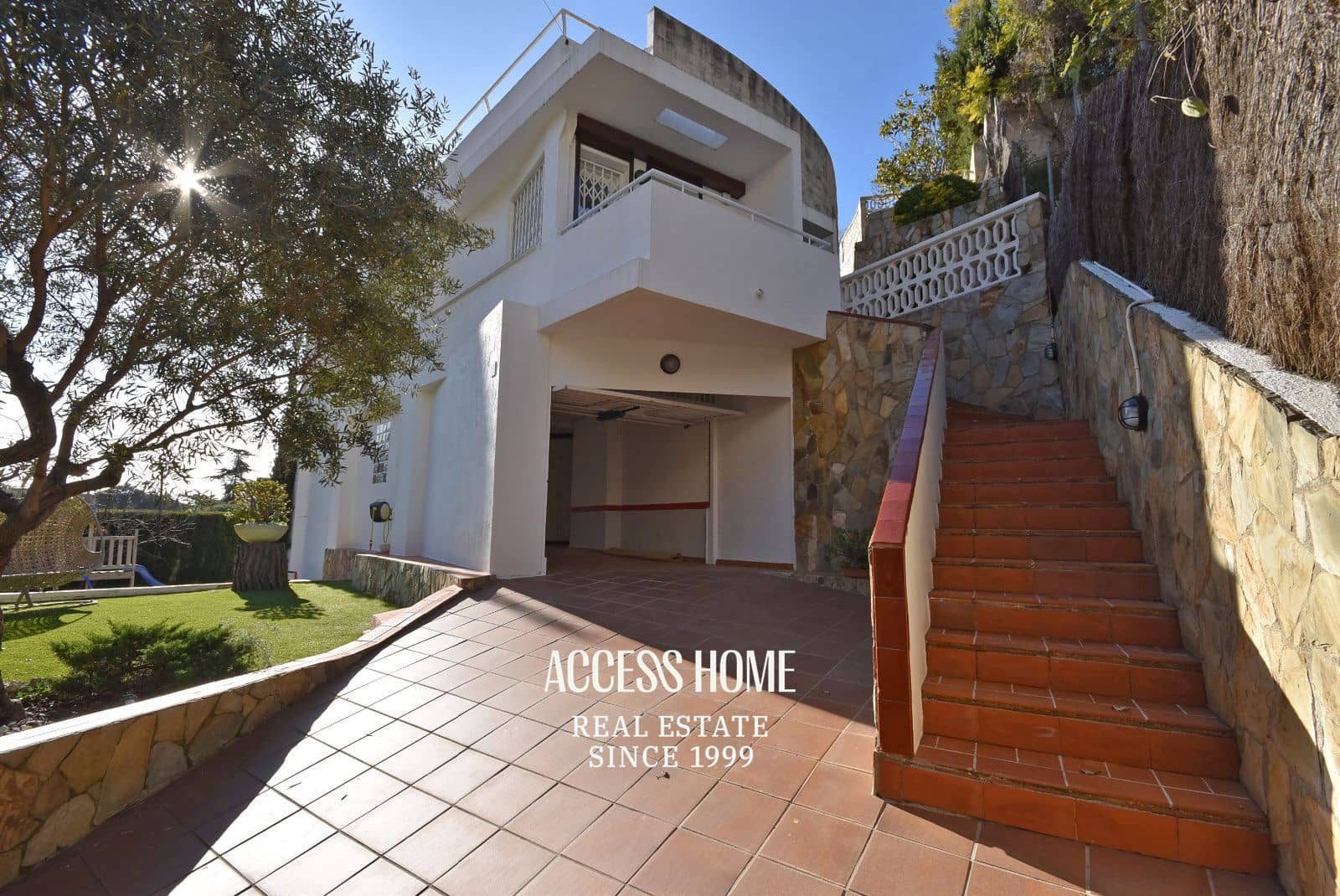 4 bedroom Villa for sale in Alella with pool garage - € 750,000 (Ref: 9854281)
