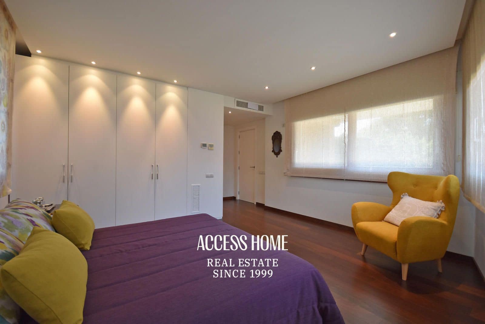 4 bedroom Villa for sale in Cabrera de Mar with garage - € 1,420,000 (Ref: 9874118)