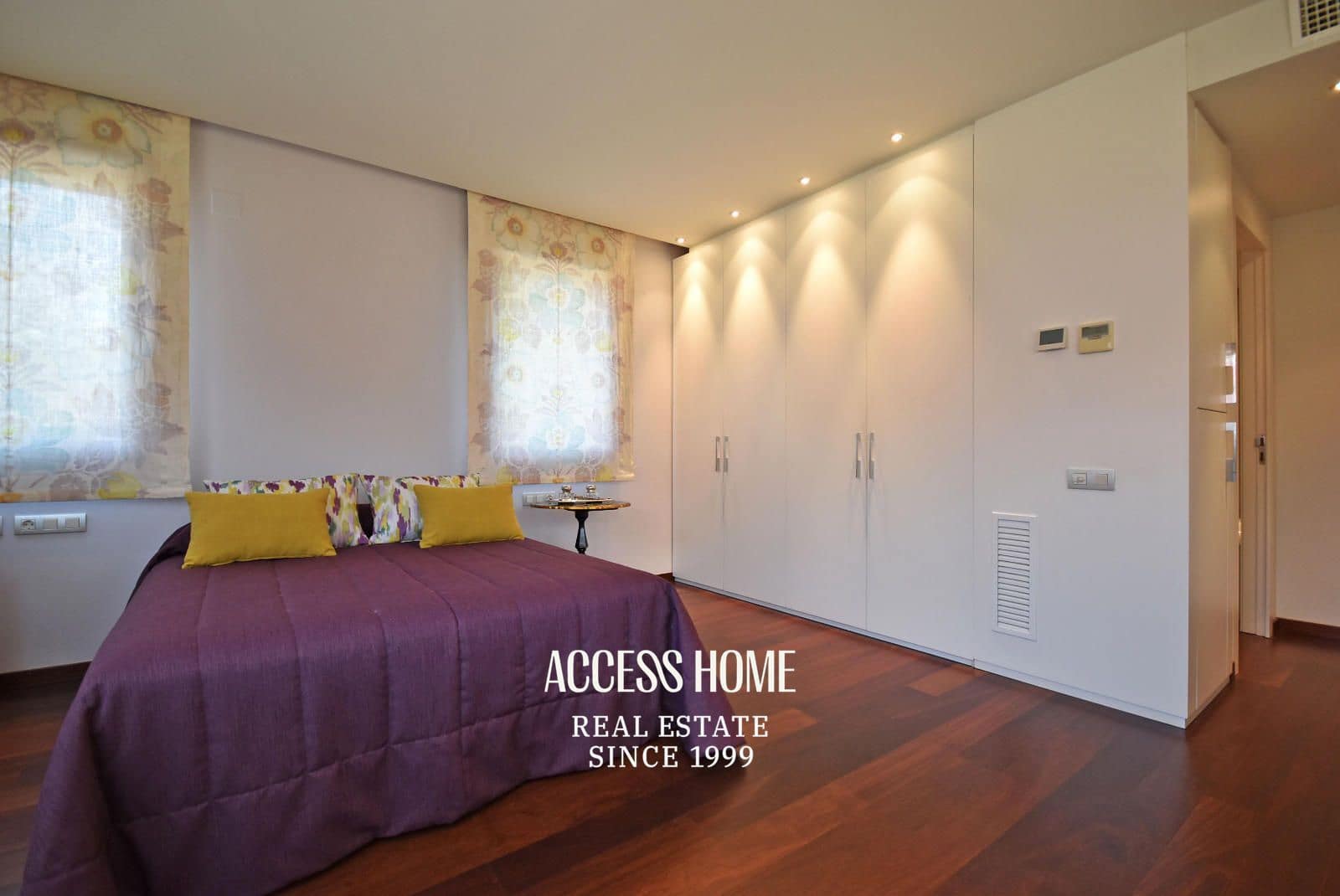 4 bedroom Villa for sale in Cabrera de Mar with garage - € 1,420,000 (Ref: 9874118)