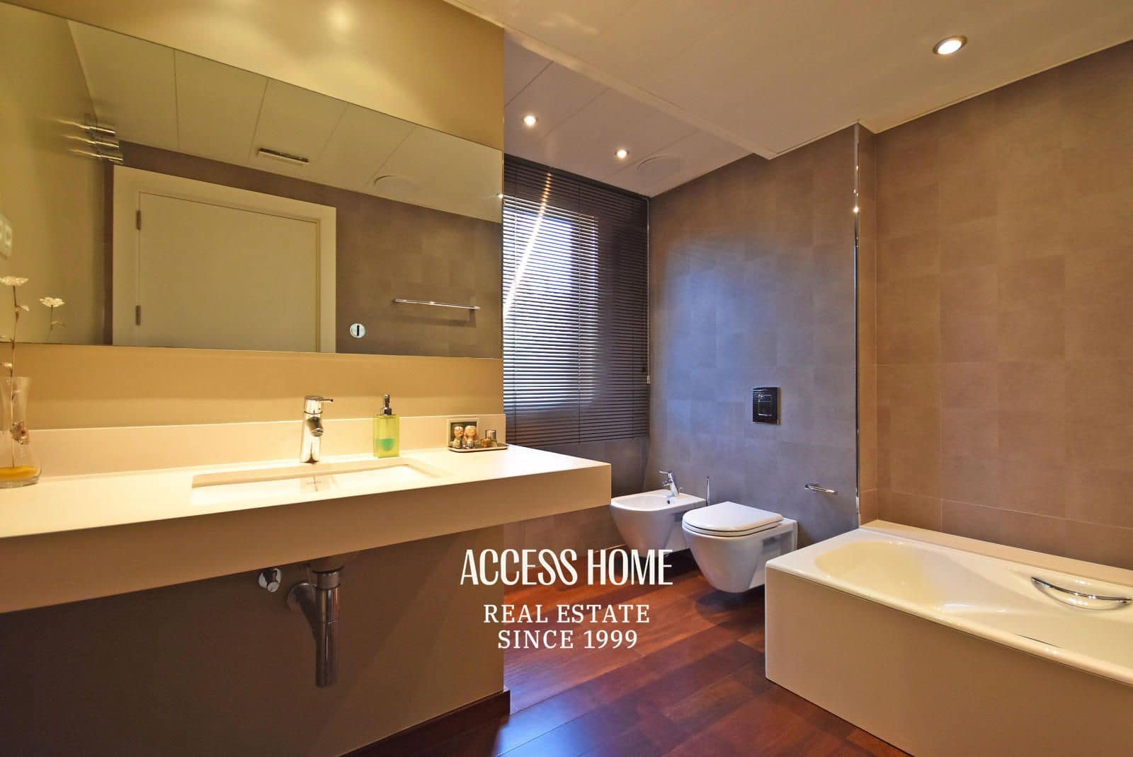 4 bedroom Villa for sale in Cabrera de Mar with garage - € 1,420,000 (Ref: 9874118)