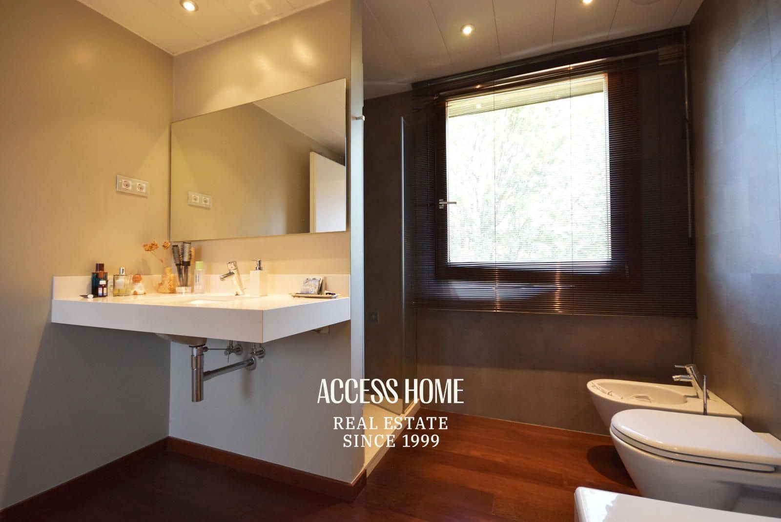 4 bedroom Villa for sale in Cabrera de Mar with garage - € 1,420,000 (Ref: 9874118)