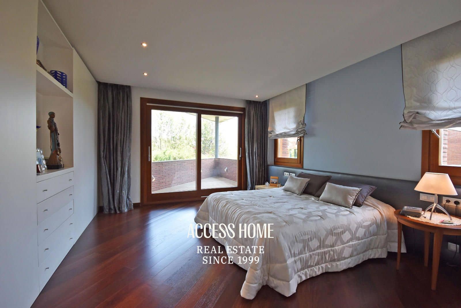 4 bedroom Villa for sale in Cabrera de Mar with garage - € 1,420,000 (Ref: 9874118)