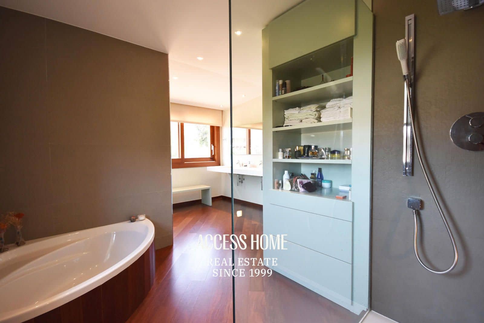 4 bedroom Villa for sale in Cabrera de Mar with garage - € 1,420,000 (Ref: 9874118)