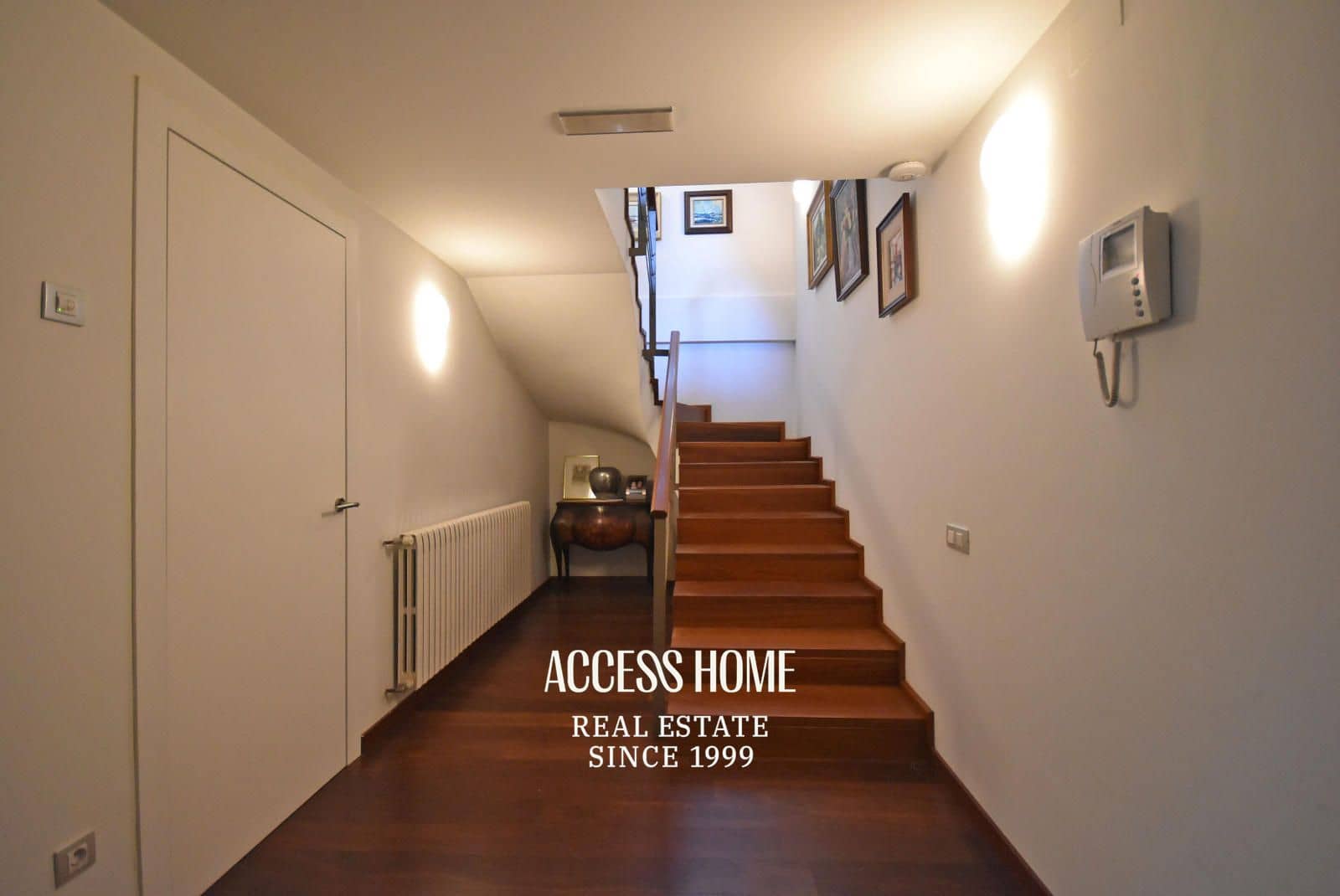 4 bedroom Villa for sale in Cabrera de Mar with garage - € 1,420,000 (Ref: 9874118)