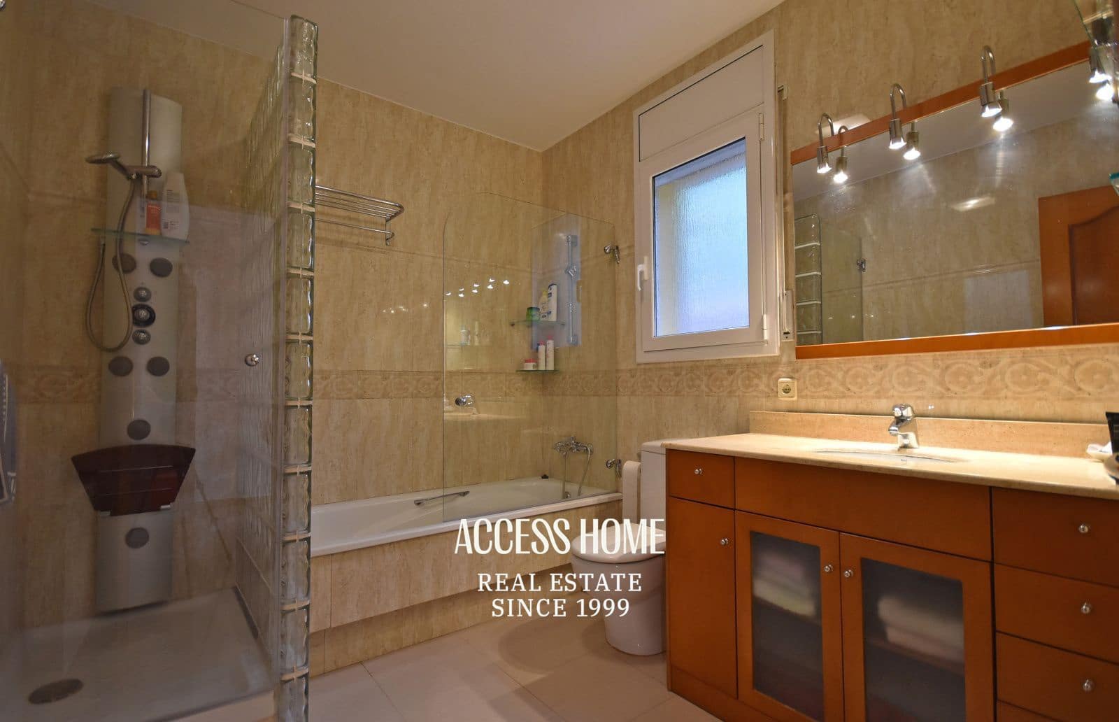5 Zimmer Villa zu verkaufen in Vilassar de Dalt mit Pool Garage - 750.000 € (Ref: 9893283)
