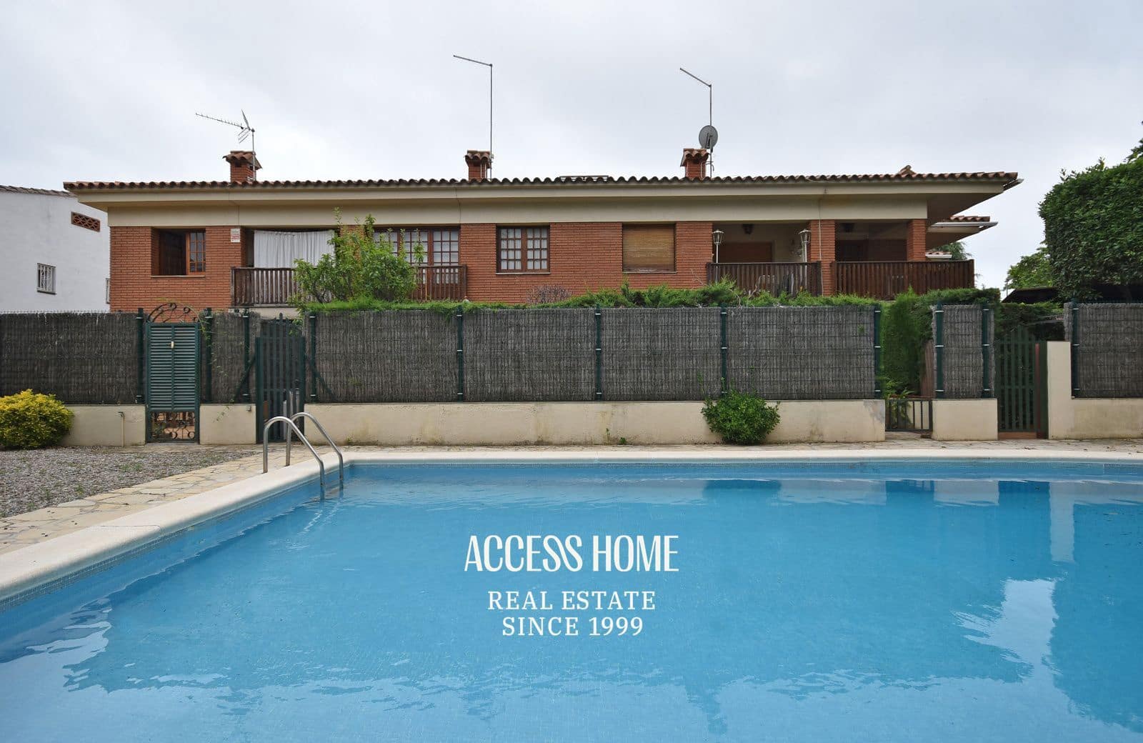 Casa de 4 habitaciones en Vilassar de Dalt en venta con piscina garaje - 800.000 € (Ref: 9893284)