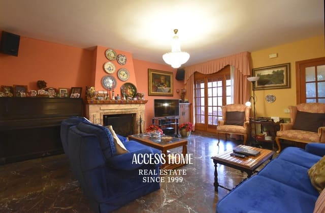 Casa de 4 habitaciones en Vilassar de Dalt en venta con piscina garaje - 800.000 € (Ref: 9893284)