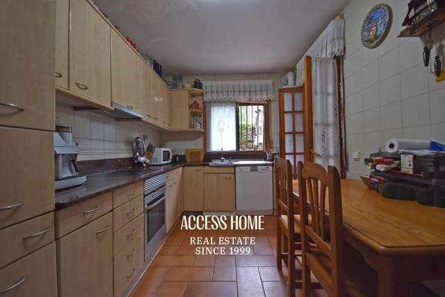 Casa de 4 habitaciones en Vilassar de Dalt en venta con piscina garaje - 800.000 € (Ref: 9893284)