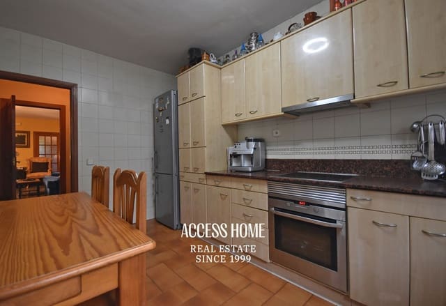 Casa de 4 habitaciones en Vilassar de Dalt en venta con piscina garaje - 800.000 € (Ref: 9893284)