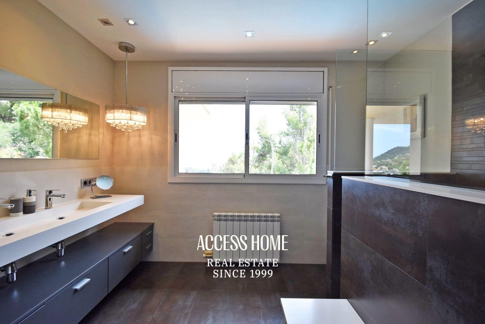 5 bedroom Villa for rent in Cabrils with pool garage - € 5,000 (Ref: 9897311)