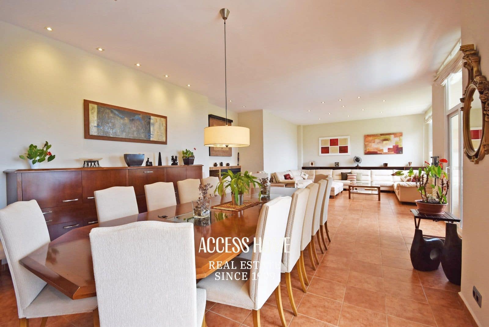 5 bedroom Villa for rent in Cabrils with pool garage - € 5,000 (Ref: 9897311)