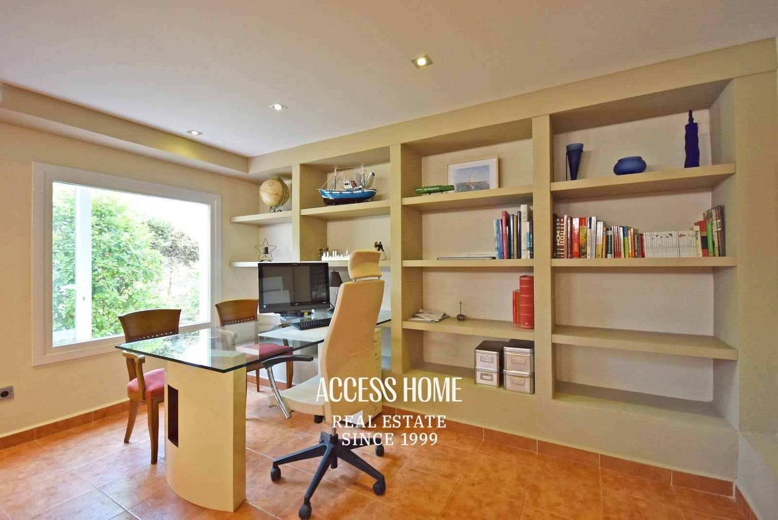 5 bedroom Villa for rent in Cabrils with pool garage - € 5,000 (Ref: 9897311)