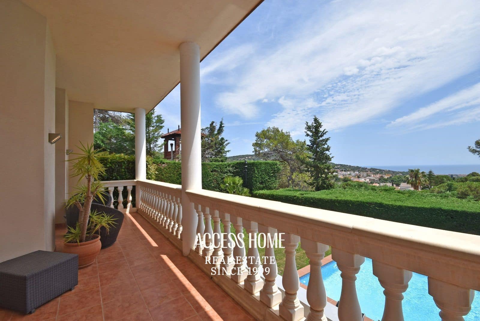 5 bedroom Villa for rent in Cabrils with pool garage - € 5,000 (Ref: 9897311)