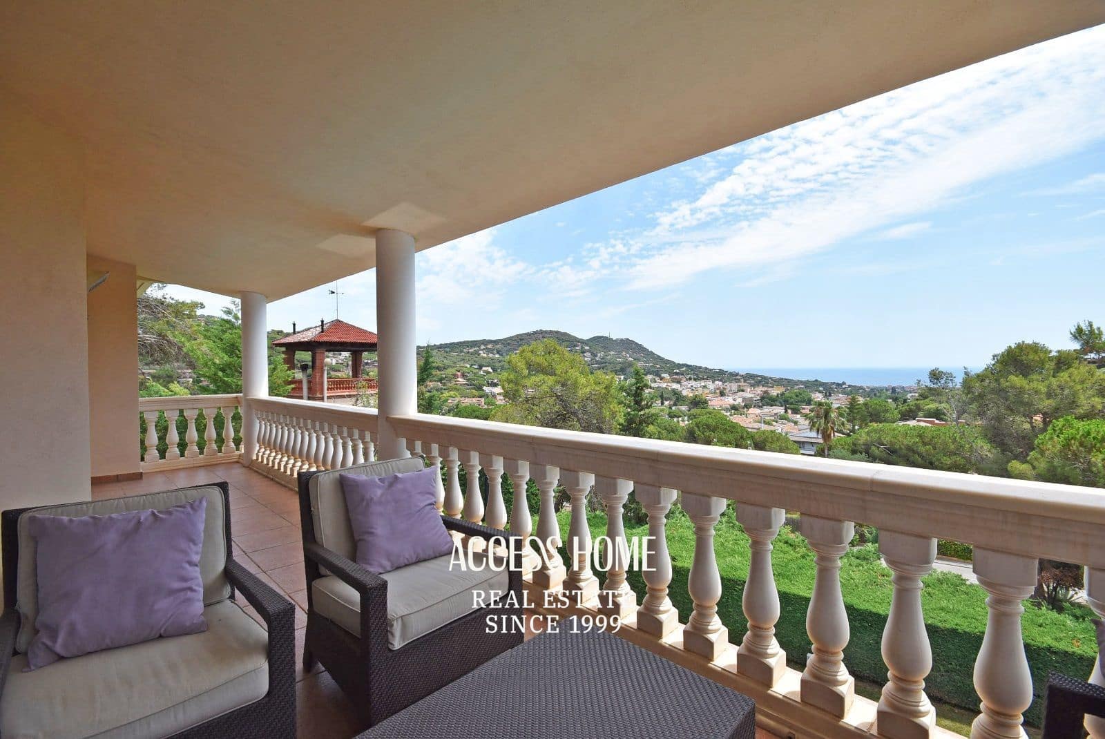 5 bedroom Villa for rent in Cabrils with pool garage - € 5,000 (Ref: 9897311)