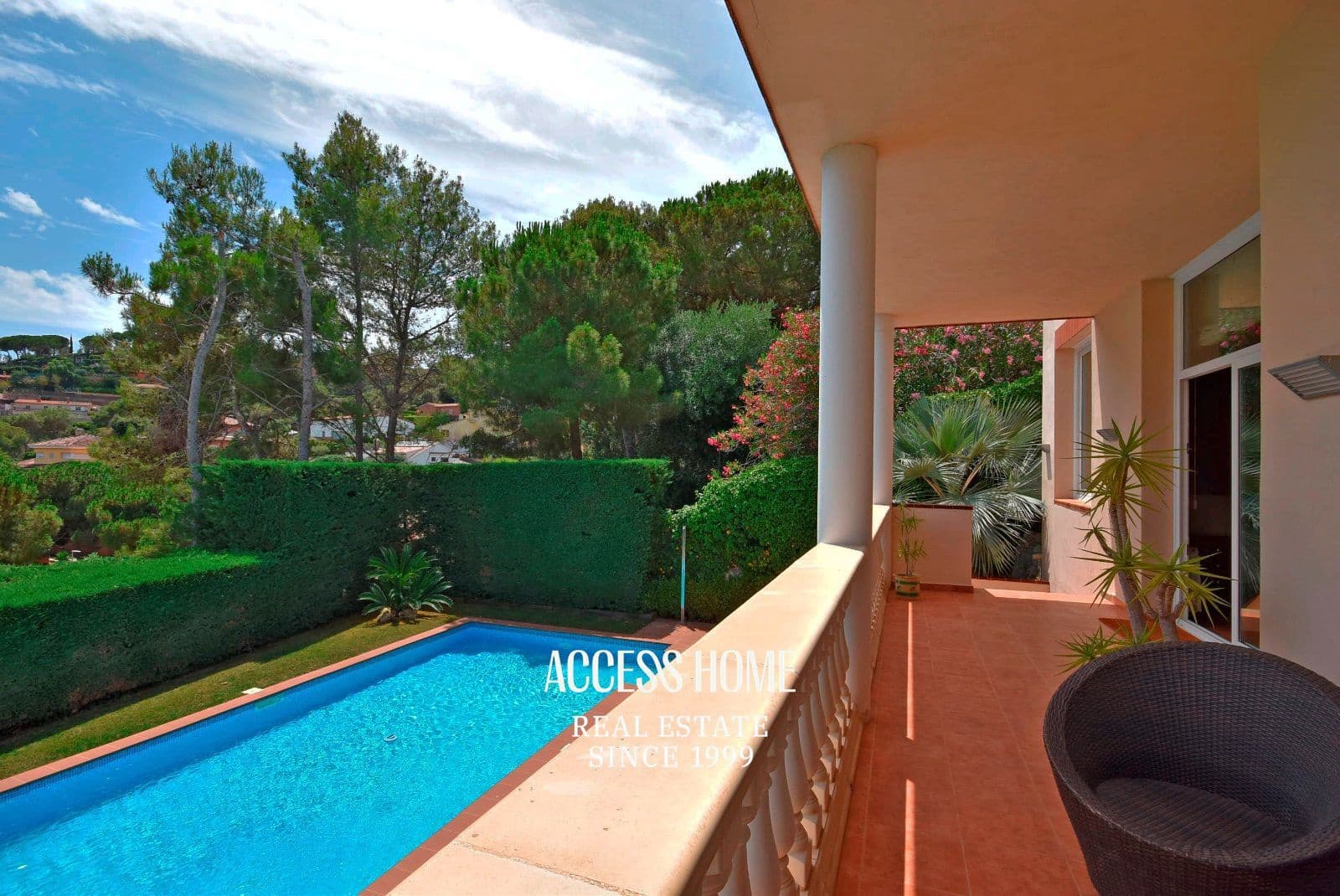 5 bedroom Villa for rent in Cabrils with pool garage - € 5,000 (Ref: 9897311)