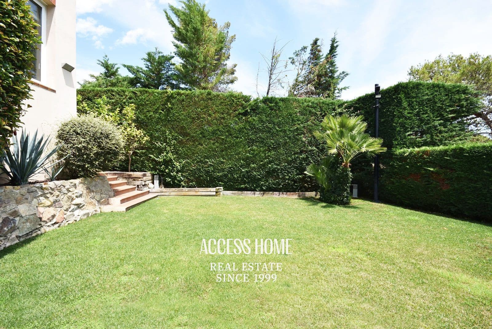 5 bedroom Villa for rent in Cabrils with pool garage - € 5,000 (Ref: 9897311)