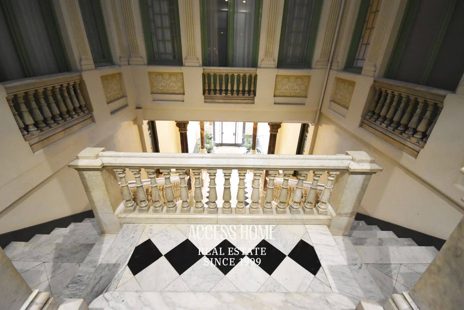 4 slaapkamer Flat te huur in Barcelona stad - € 8.500 (Ref: 9905125)