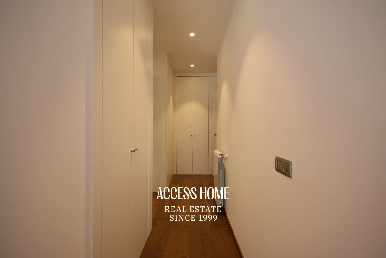 4 slaapkamer Flat te huur in Barcelona stad - € 8.500 (Ref: 9905125)