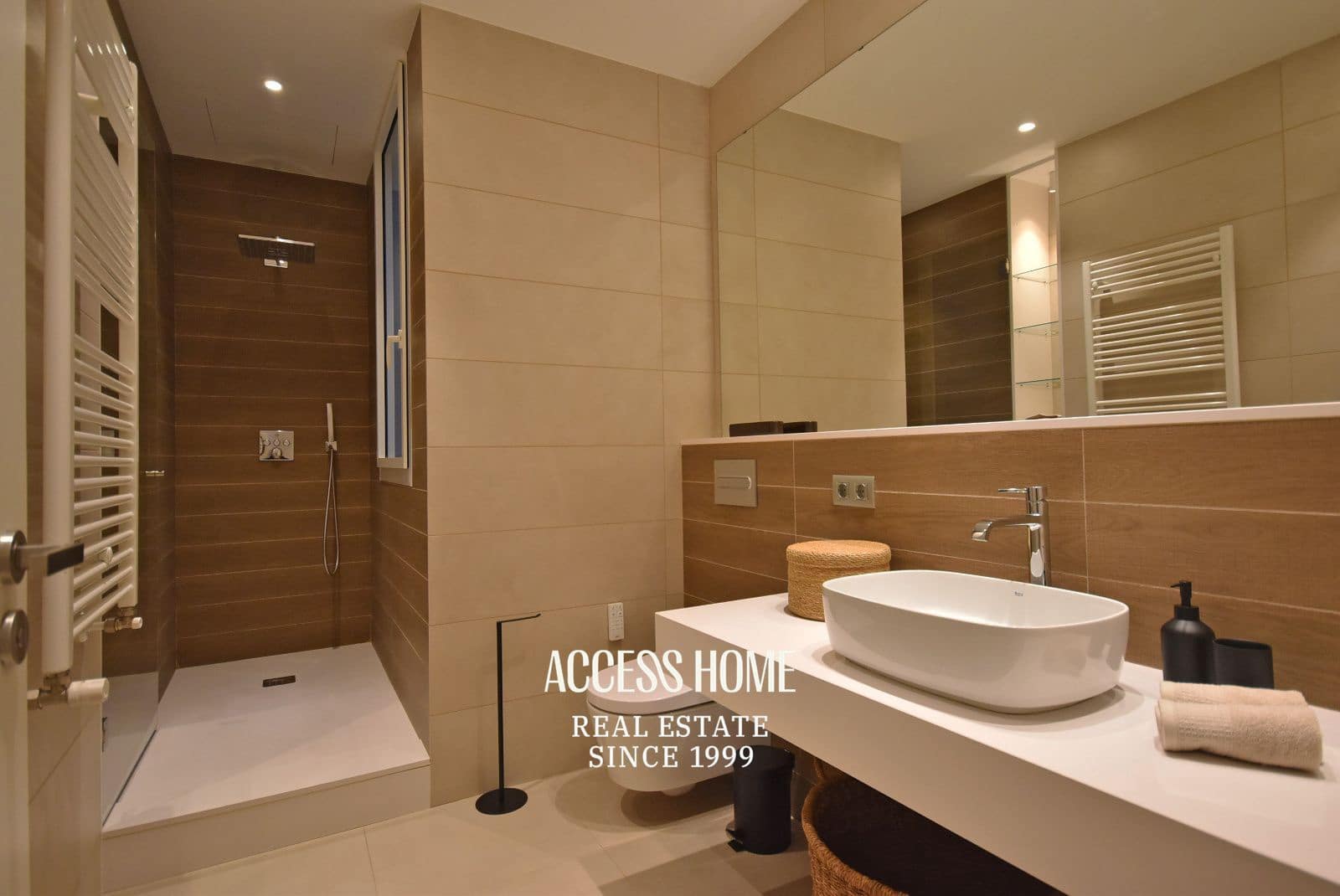 4 slaapkamer Flat te huur in Barcelona stad - € 8.500 (Ref: 9905125)