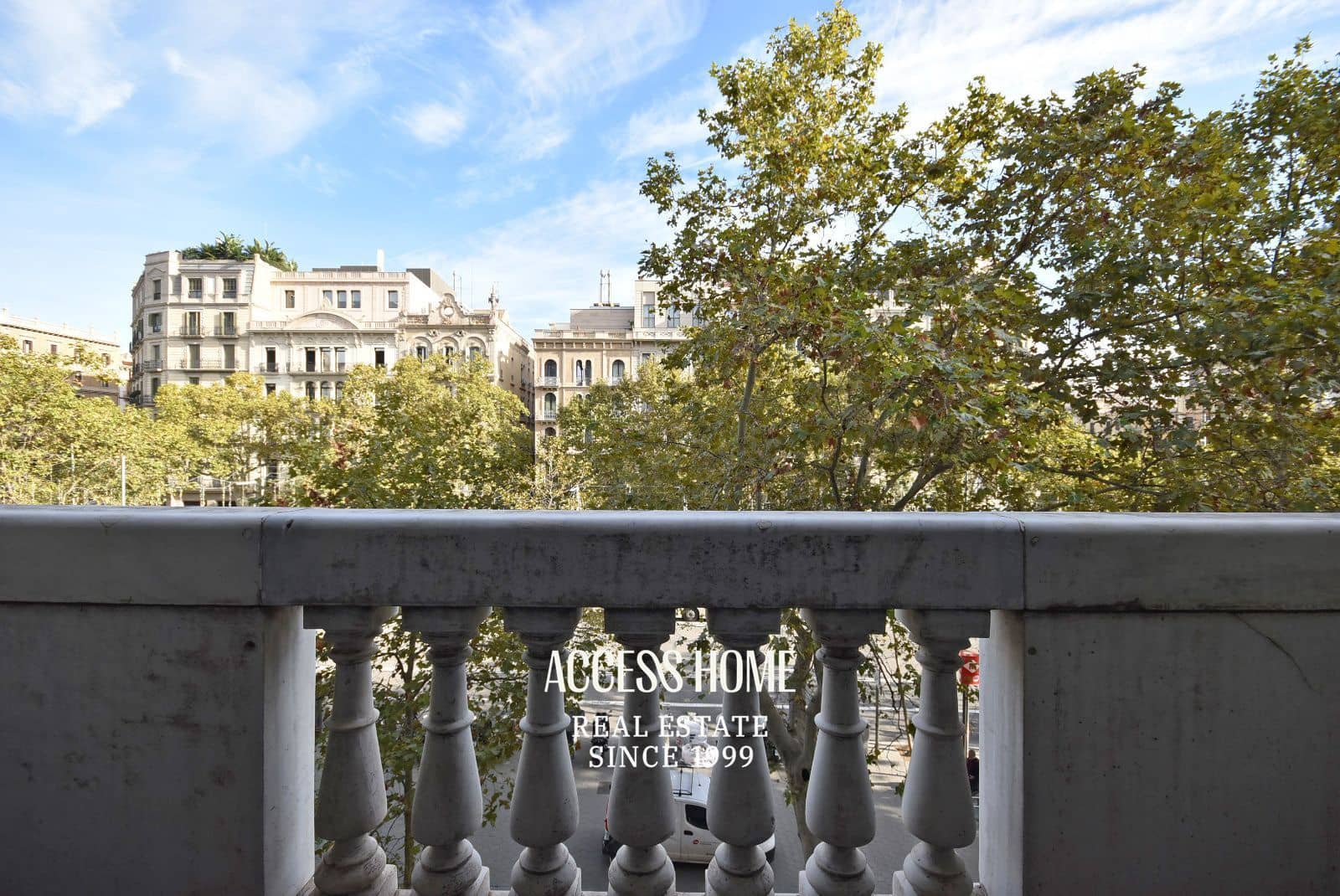 4 slaapkamer Flat te huur in Barcelona stad - € 8.500 (Ref: 9905125)