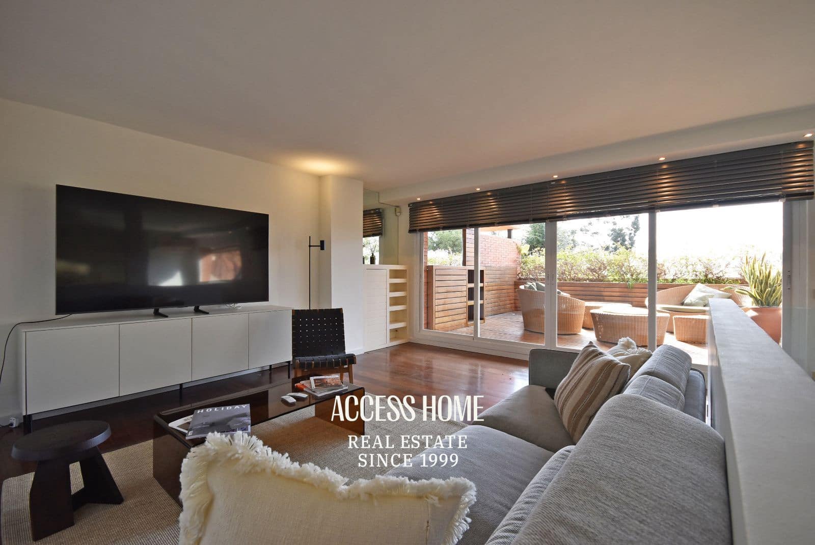 2 bedroom Flat for rent in Sant Vicenc de Montalt with pool garage - € 1,800 (Ref: 9914957)