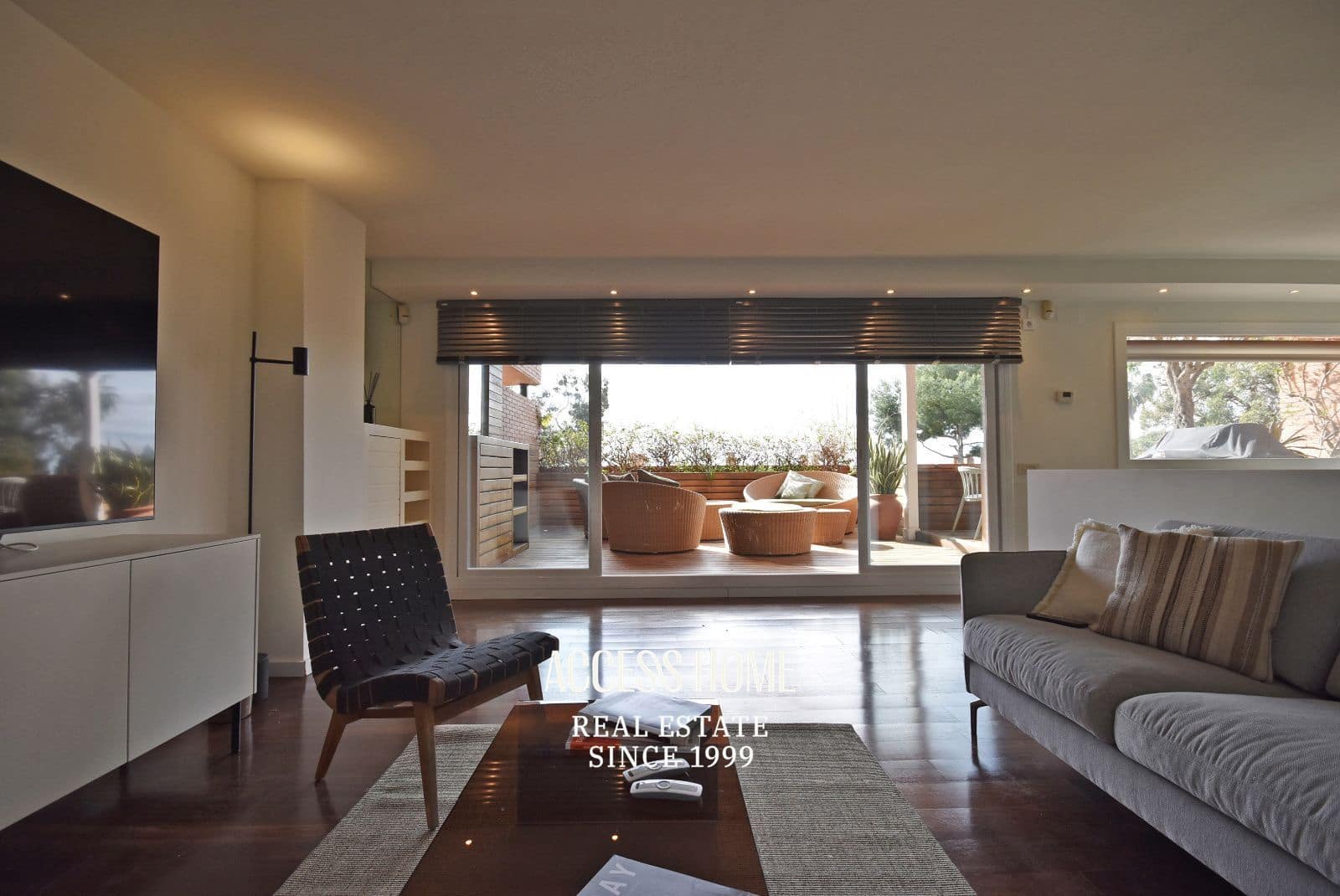2 bedroom Flat for rent in Sant Vicenc de Montalt with pool garage - € 1,800 (Ref: 9914957)