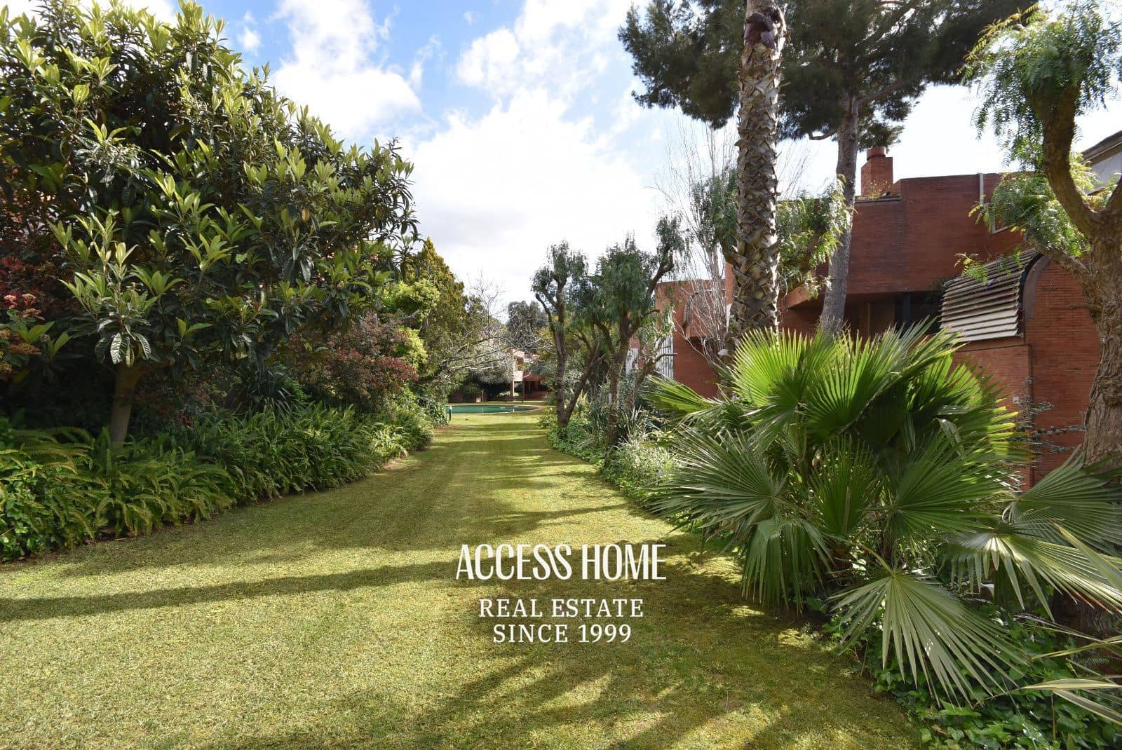 2 bedroom Flat for rent in Sant Vicenc de Montalt with pool garage - € 1,800 (Ref: 9914957)
