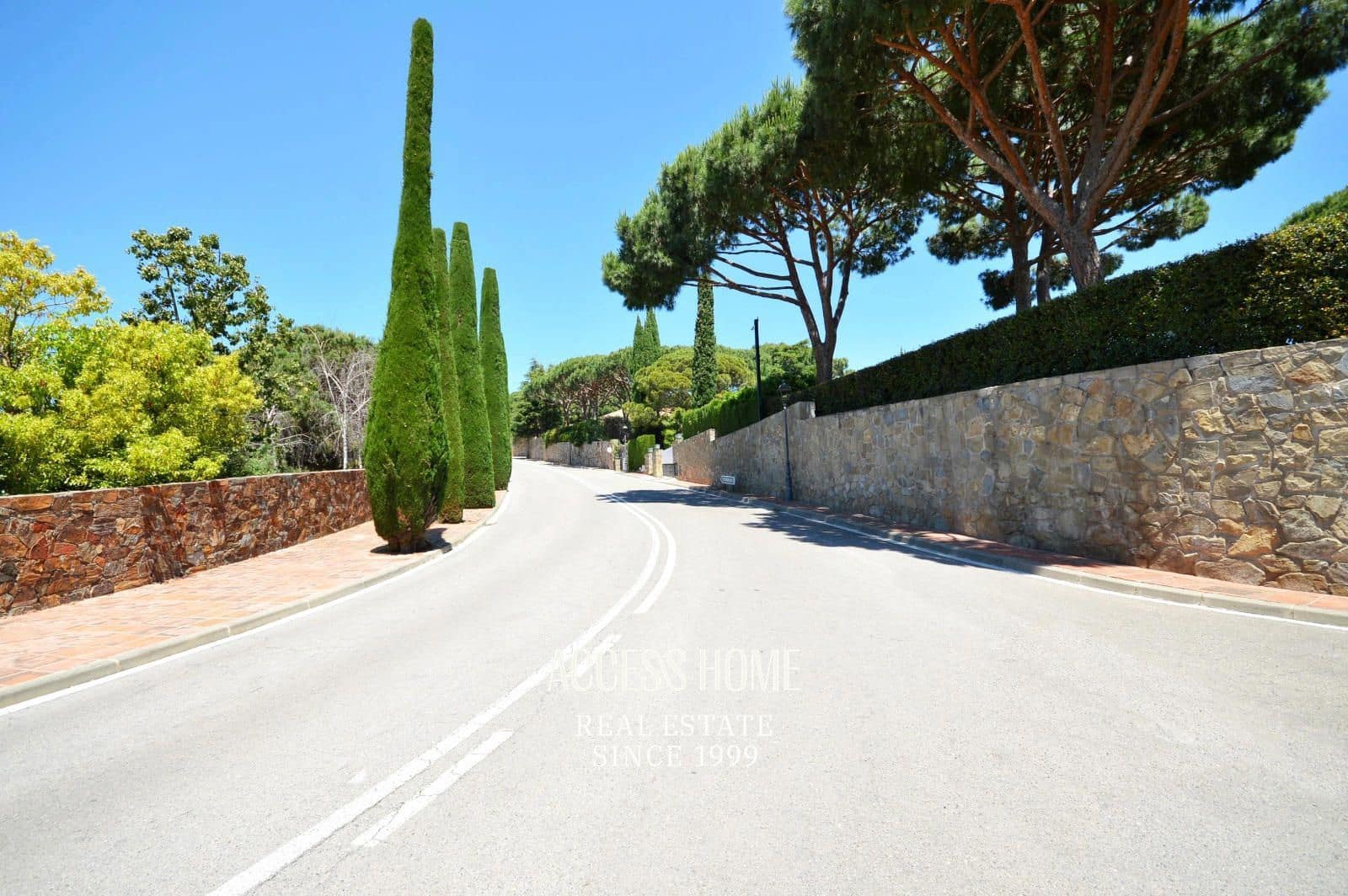 Casa de 5 habitaciones en Sant Vicenç de Montalt en alquiler con piscina garaje - 3.500 € (Ref: 9939054)