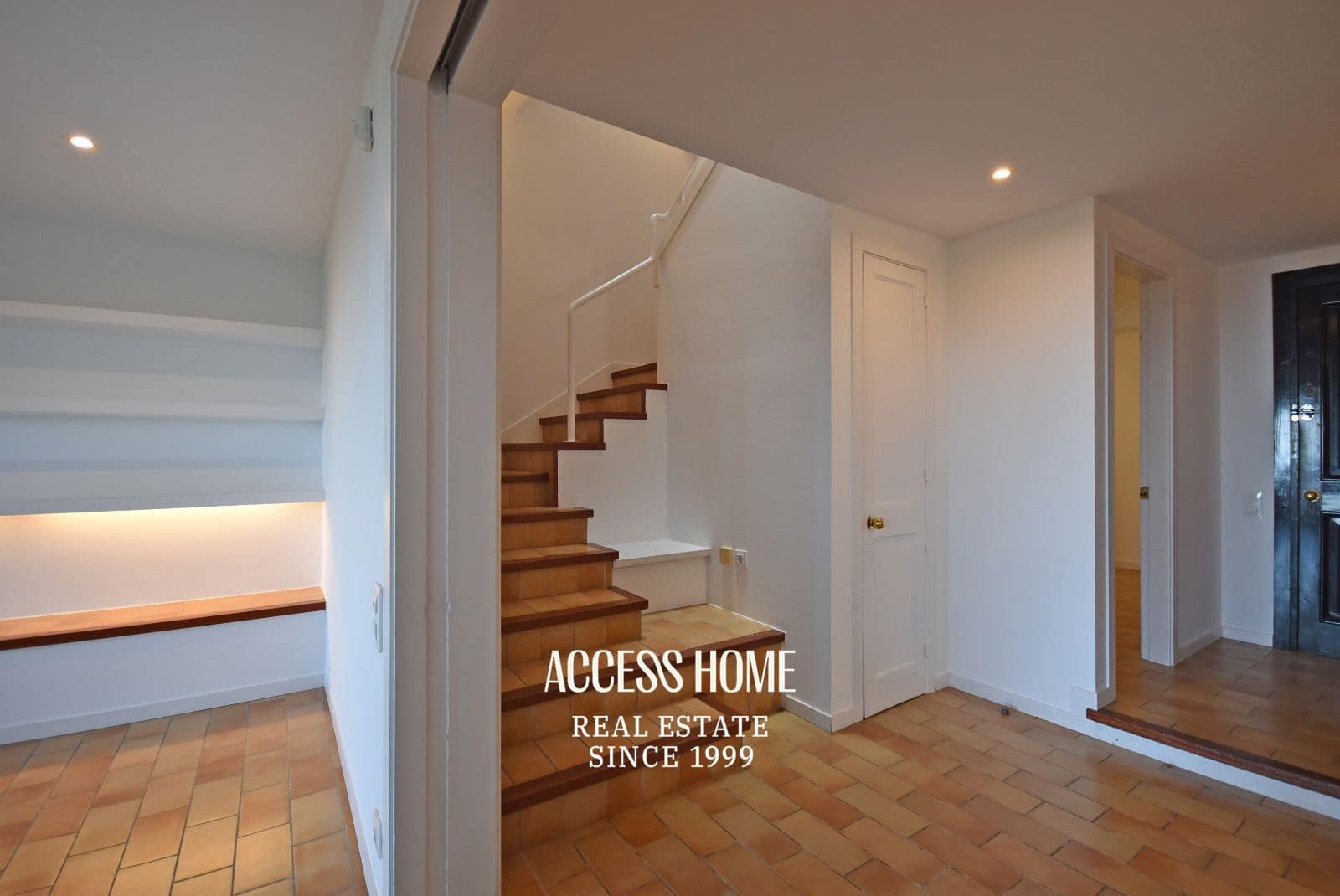 Maison de Ville de 5 chambres à louer à Sant Vicenc de Montalt avec piscine garage - 3 500 € (Ref: 9939054)