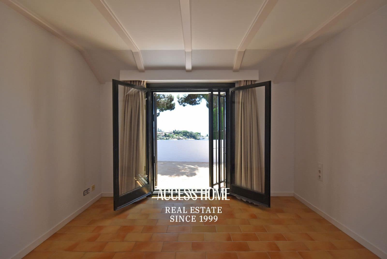 Maison de Ville de 5 chambres à louer à Sant Vicenc de Montalt avec piscine garage - 3 500 € (Ref: 9939054)